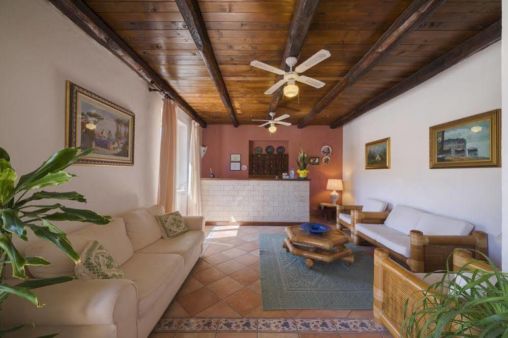 Hotel Frassetto ซานตา เตเรซา กัลลูรา ภายนอก รูปภาพ